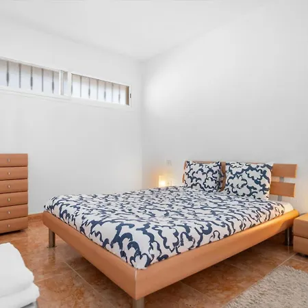 Roque Del Conde Aragon Apartmán *